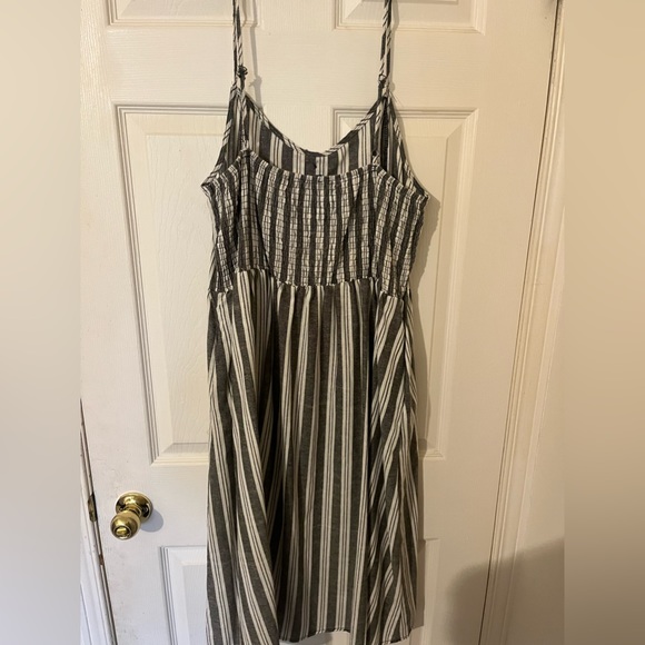“My Style” Black and white pinstripe dress size xl - Picture 2 of 4